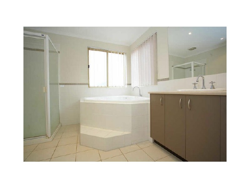 109 Allenby Road, Hillside VIC 3037