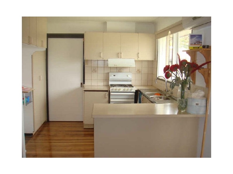 25 Magnolia Avenue, Kings Park VIC 3021