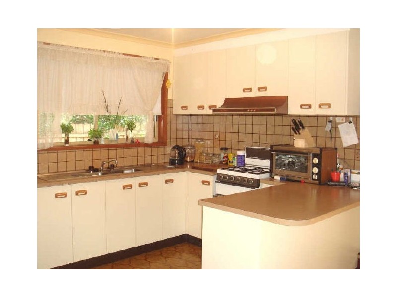 Unit 2/16 Kingsley Place, Delahey VIC 3037