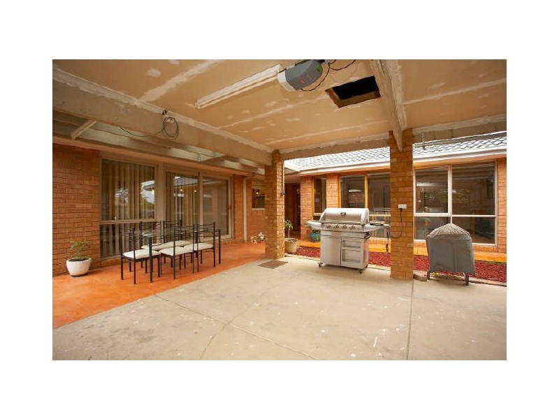 1 Harness Court, Sydenham VIC 3037