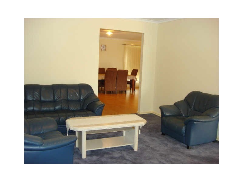 41 Lucas Tce, Taylors Hill VIC 3037