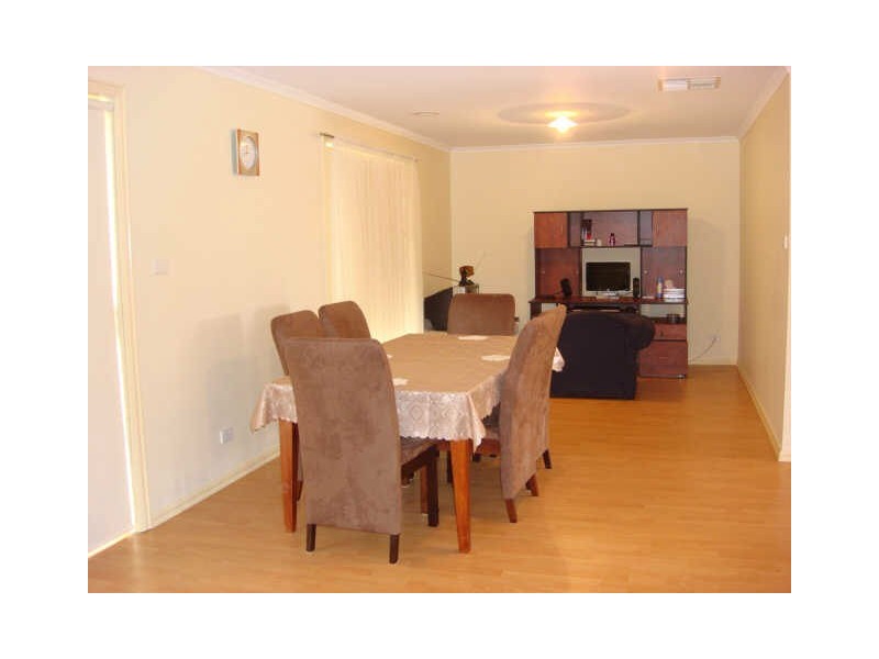 41 Lucas Tce, Taylors Hill VIC 3037