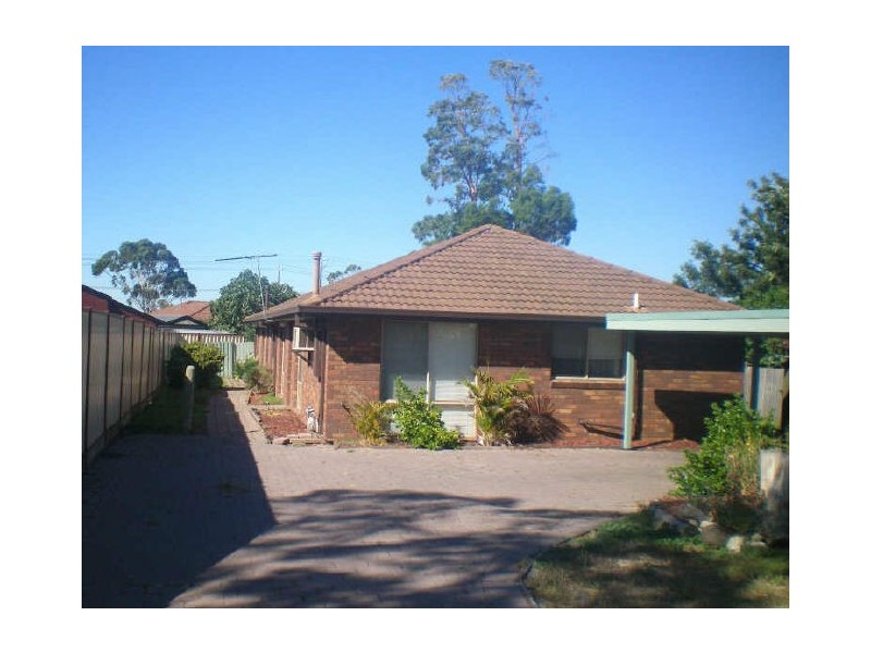 2/11 Burns Way, Delahey VIC 3037