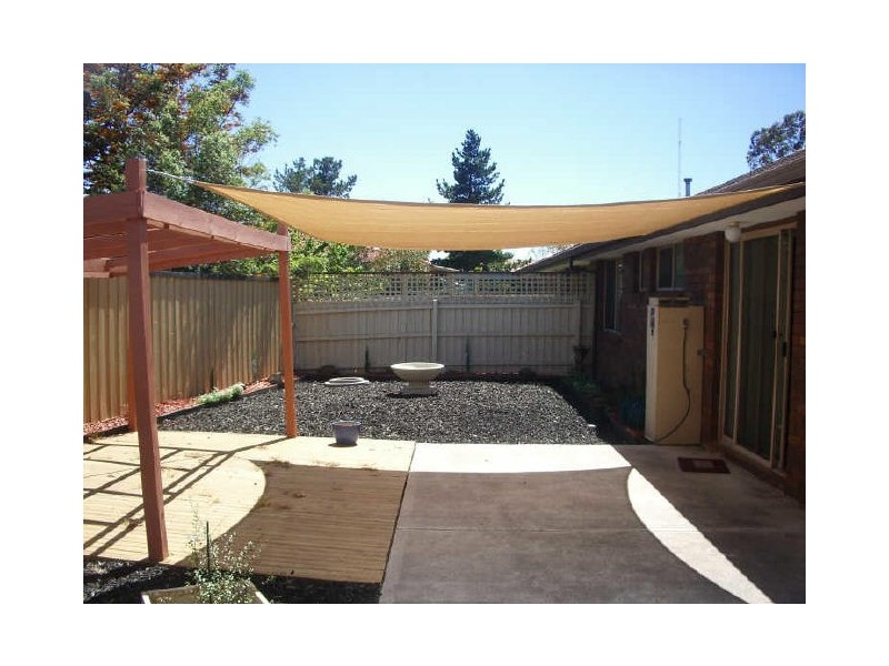 2/11 Burns Way, Delahey VIC 3037