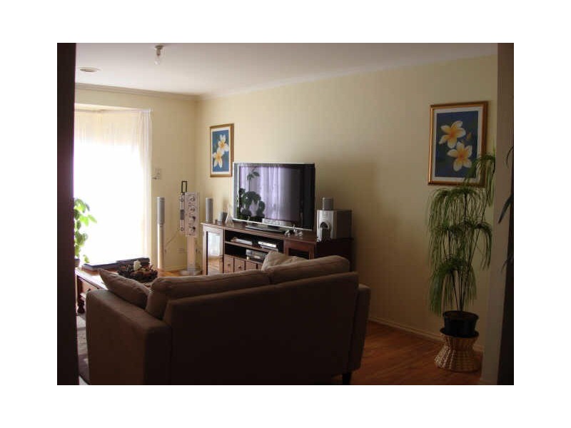 2 Mordaunt Drive, Hillside VIC 3037