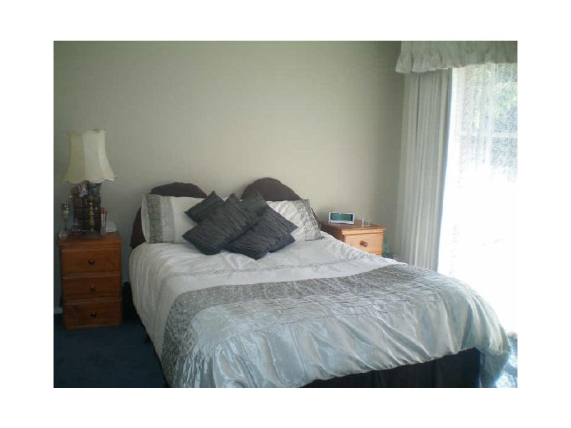 11 Tennyson Drive, Delahey VIC 3037