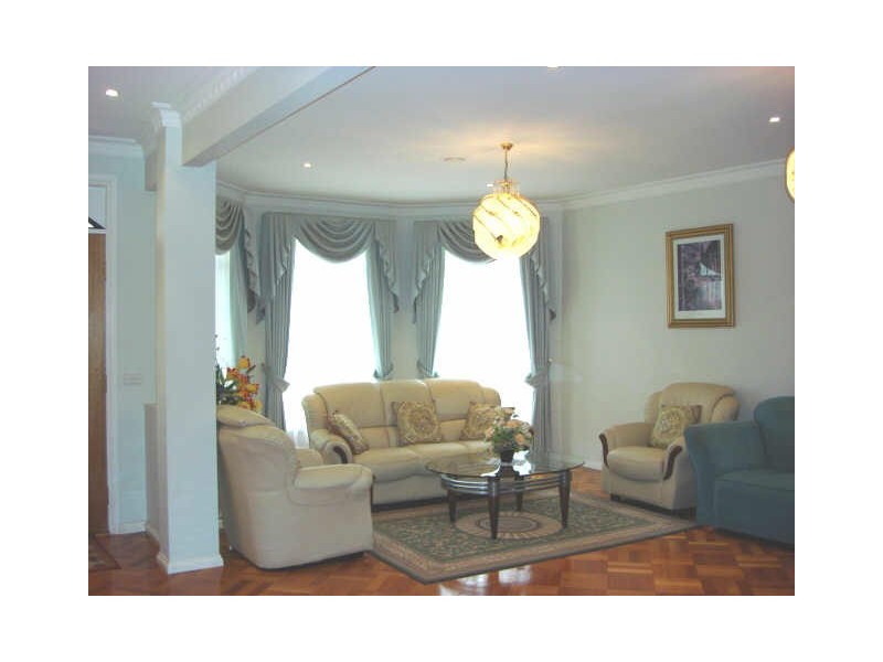 3 Silvan Walk, Taylors Hill VIC 3037