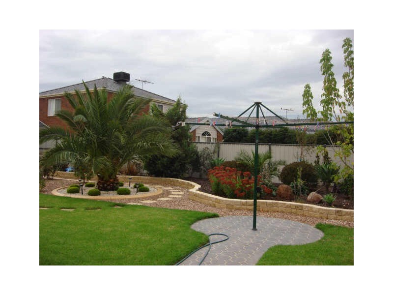 3 Silvan Walk, Taylors Hill VIC 3037