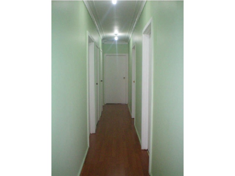 13 Cromwell Road, Kings Park VIC 3021