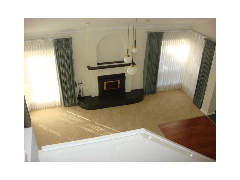 38 Reed Crescent, Taylors Lakes VIC 3038