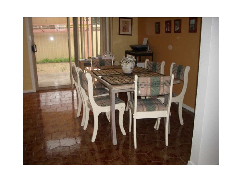 2/11 Burns Way, Delahey VIC 3037