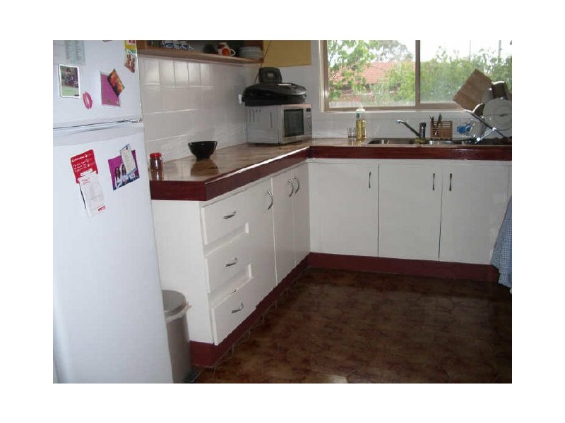 2/11 Burns Way, Delahey VIC 3037