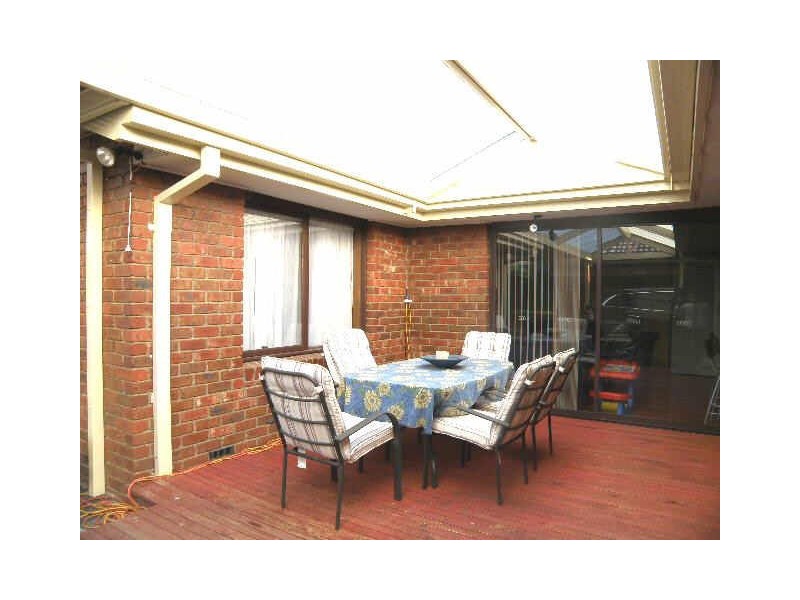 10 Poltava Walk, Delahey VIC 3037