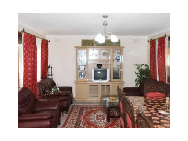 17 Alan Street, Kings Park VIC 3021