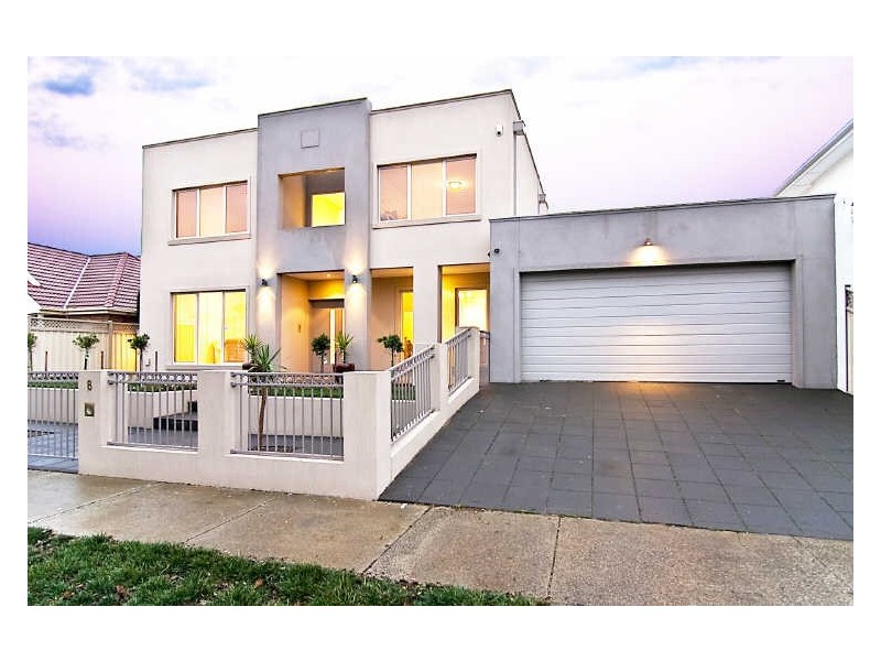 8 Roseleigh Boulevard, Sydenham VIC 3037