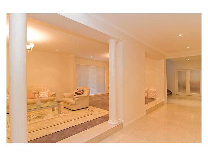 8 Roseleigh Boulevard, Sydenham VIC 3037