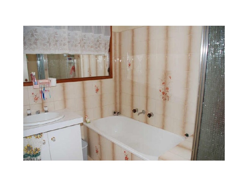70 Kinterbury Drive,, Kings Park VIC 3021