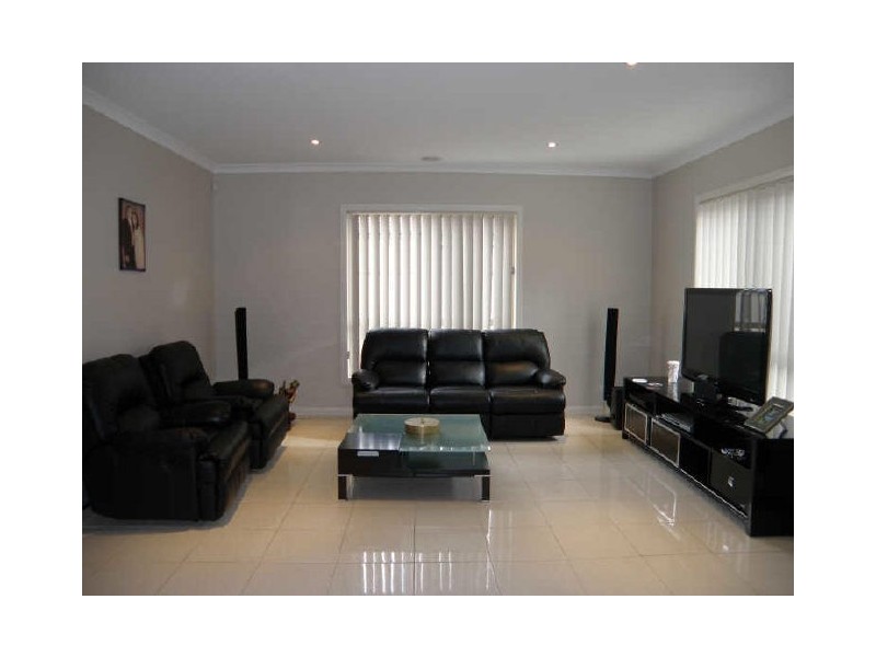 18 Cunningham Chase, Burnside Heights VIC 3023