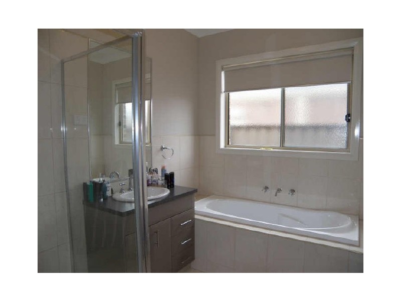 18 Cunningham Chase, Burnside Heights VIC 3023