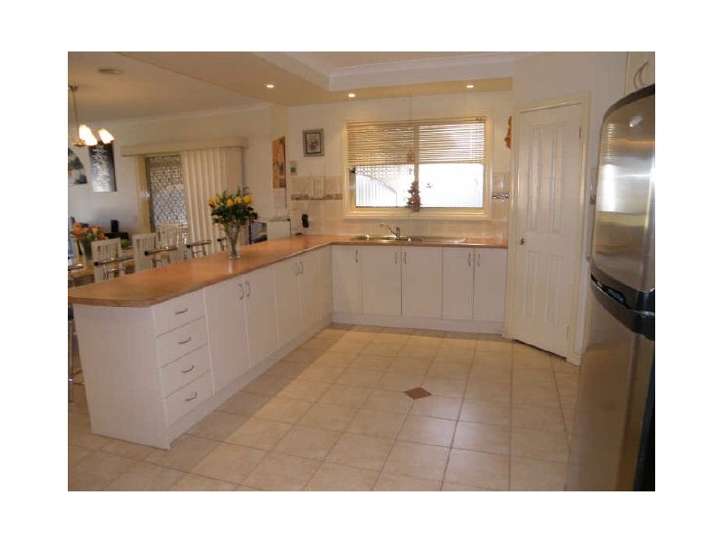 5 Tannaroo Crescent, Delahey VIC 3037