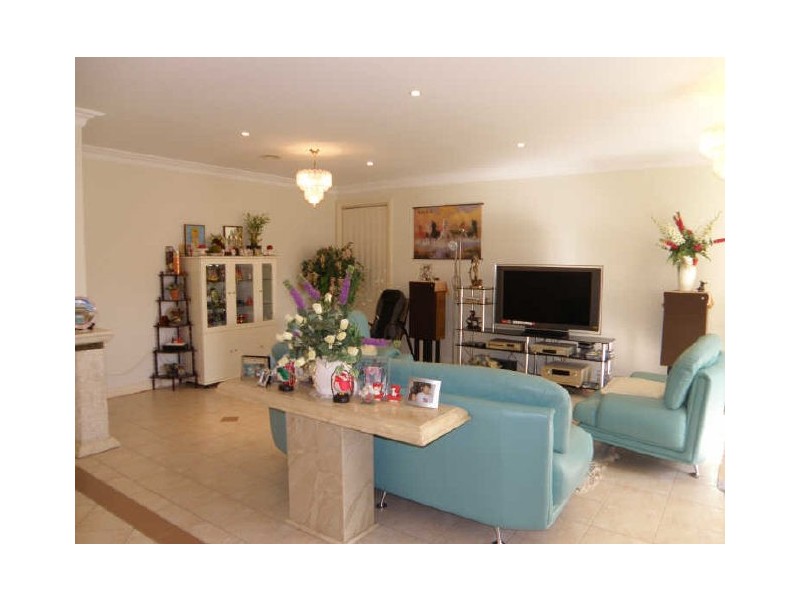 5 Tannaroo Crescent, Delahey VIC 3037