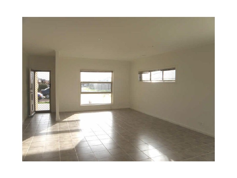 1/21 Jade Way, Hillside VIC 3037