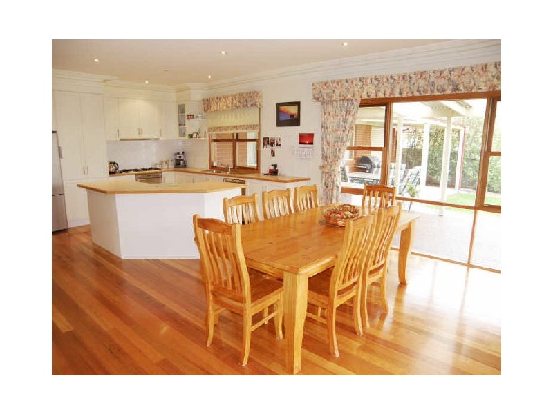 10 Imperial Court, Hillside VIC 3037