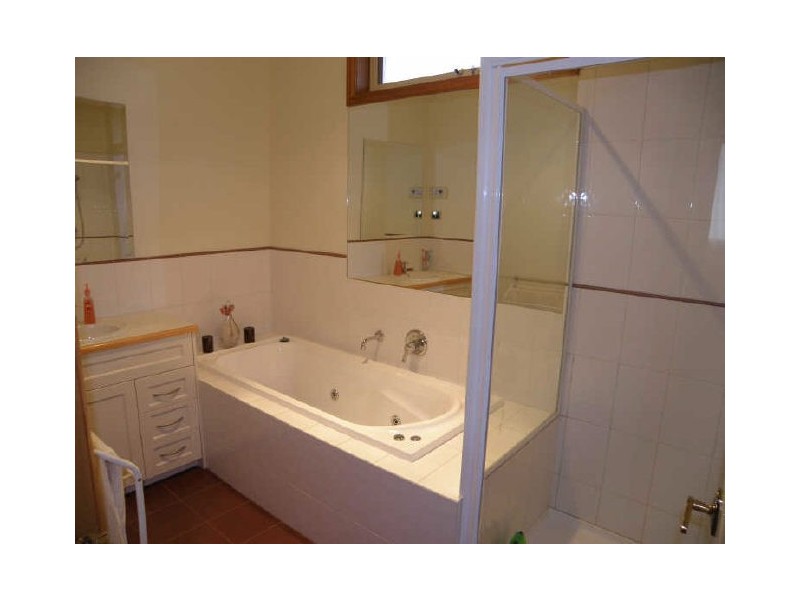 10 Imperial Court, Hillside VIC 3037