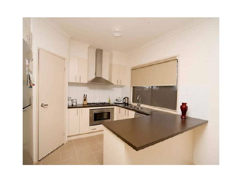 42 Cassan Way, Caroline Springs VIC 3023