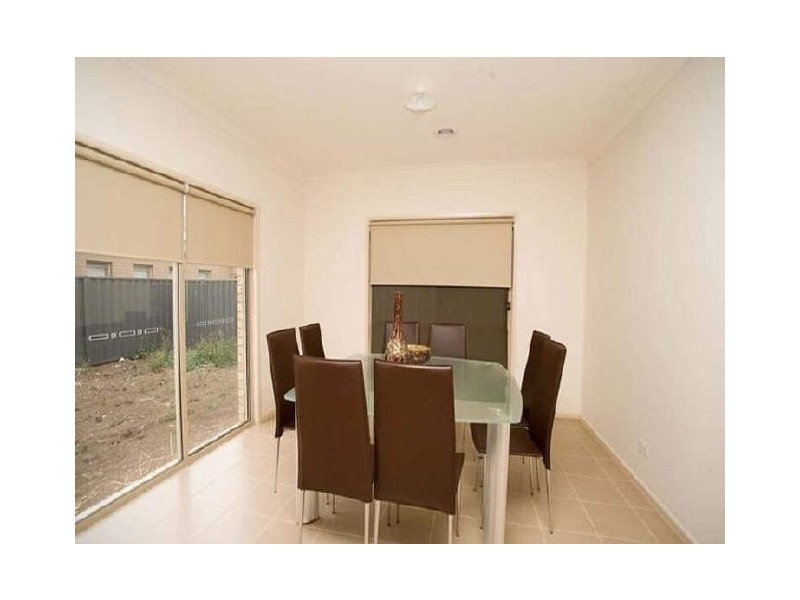 42 Cassan Way, Caroline Springs VIC 3023