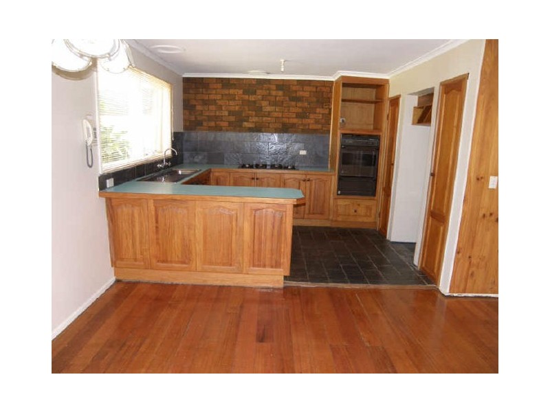 36 Maplewood Road, Kings Park VIC 3021