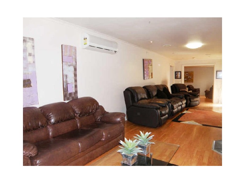 14 Barley Court, Delahey VIC 3037