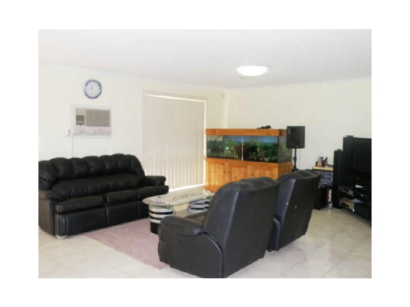 6 Anakie Walk, Delahey VIC 3037