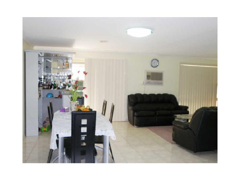 6 Anakie Walk, Delahey VIC 3037