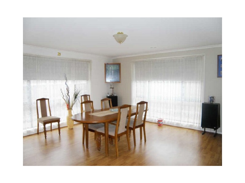 15 Orion Close, Taylors Lakes VIC 3038