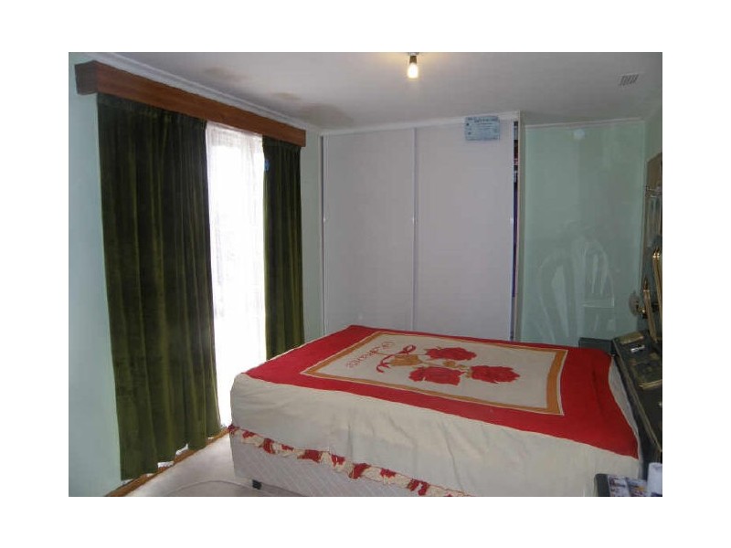 19 Oakwood Road, Albanvale VIC 3021