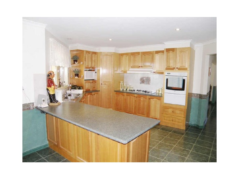 3 Cooks Way, Taylors Hill VIC 3037
