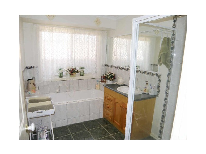 3 Cooks Way, Taylors Hill VIC 3037