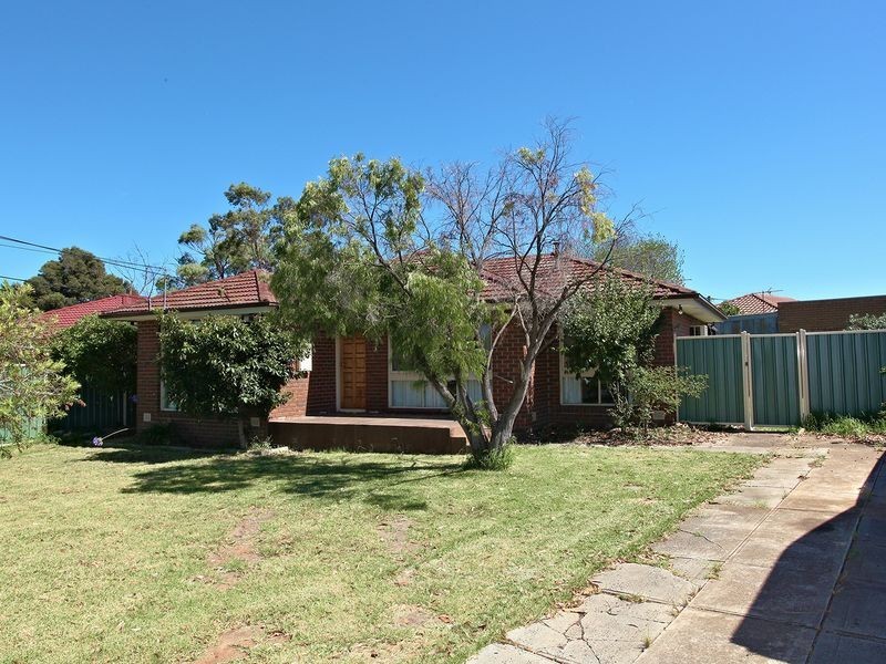 8 Cory Court, Kings Park VIC 3021