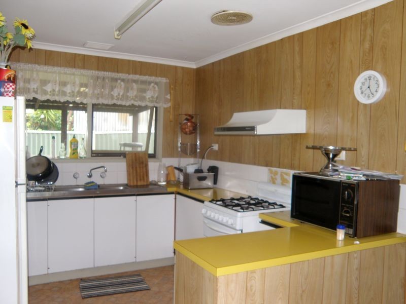 8 Cory Court, Kings Park VIC 3021