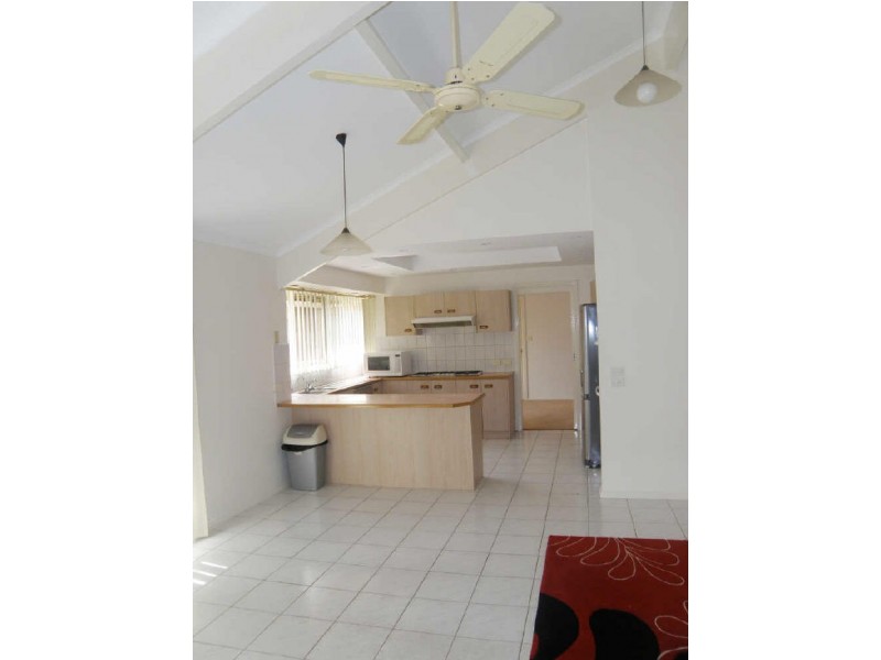 7 Brennan Court, Sydenham VIC 3037