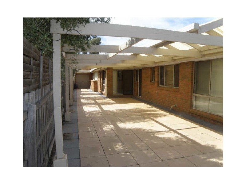 7 Brennan Court, Sydenham VIC 3037