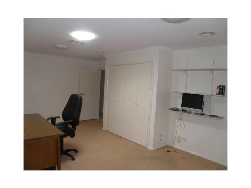 7 Brennan Court, Sydenham VIC 3037