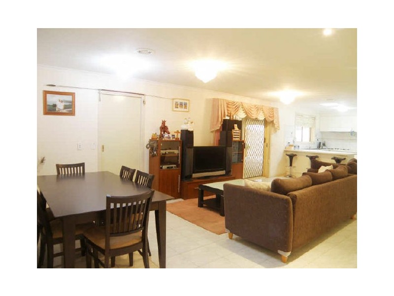 2 Fescue Place, Delahey VIC 3037