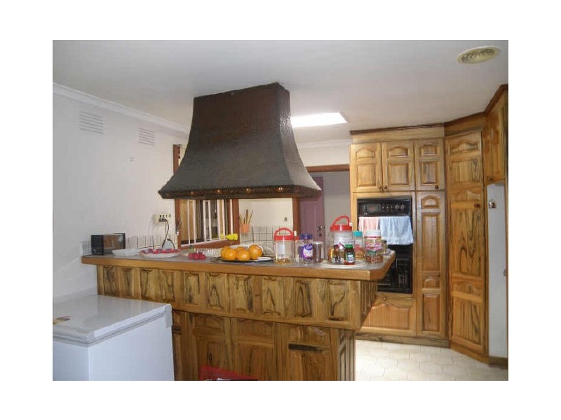 21 Douglas Avenue, St Albans VIC 3021