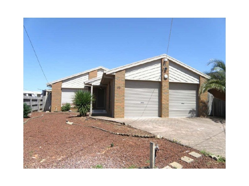 39 Kingdom Ave, Kings Park VIC 3021