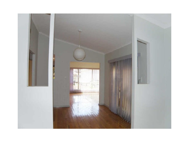 39 Kingdom Ave, Kings Park VIC 3021