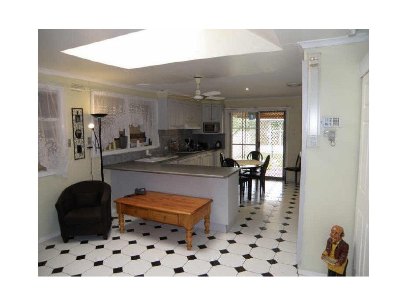 239 Taylors Road, St Albans VIC 3021