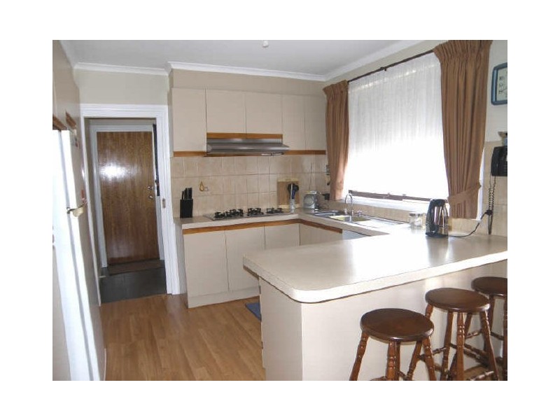 94 Kinterbury Drive, Kings Park VIC 3021