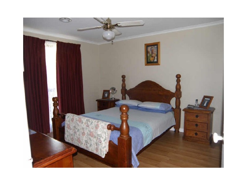 94 Kinterbury Drive, Kings Park VIC 3021